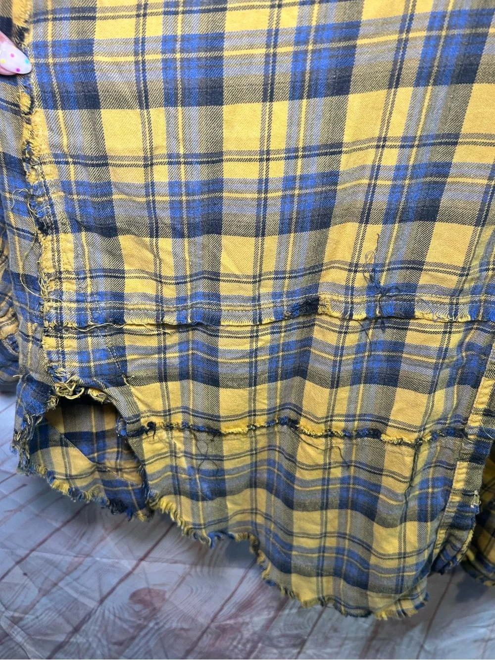 Easel Yellow Plaid Oversized Shacket Button Front Distressed Flannel Top Large - Picture 7 of 8